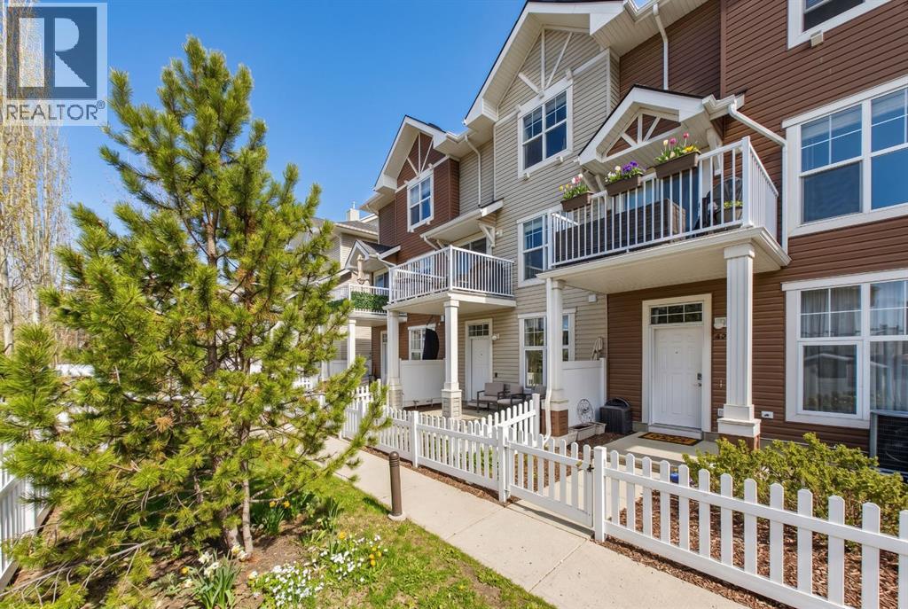 Row / Townhouse for Sale in 47 Toscana Gardens|Calgary, Alberta T3L3C2 2