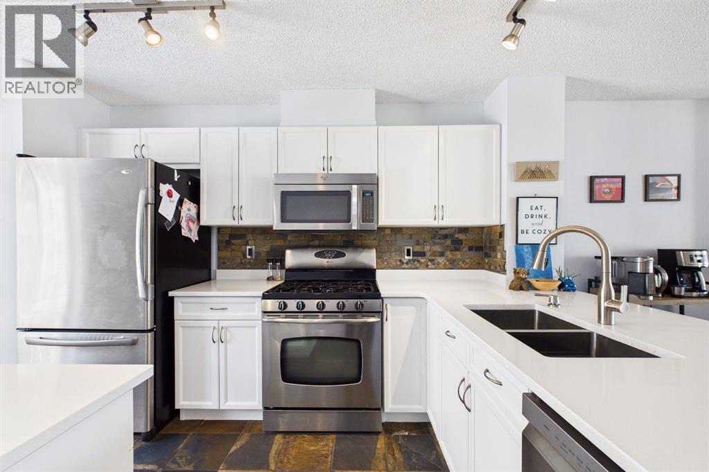 Row / Townhouse for Sale in 47 Toscana Gardens|Calgary, Alberta T3L3C2 5