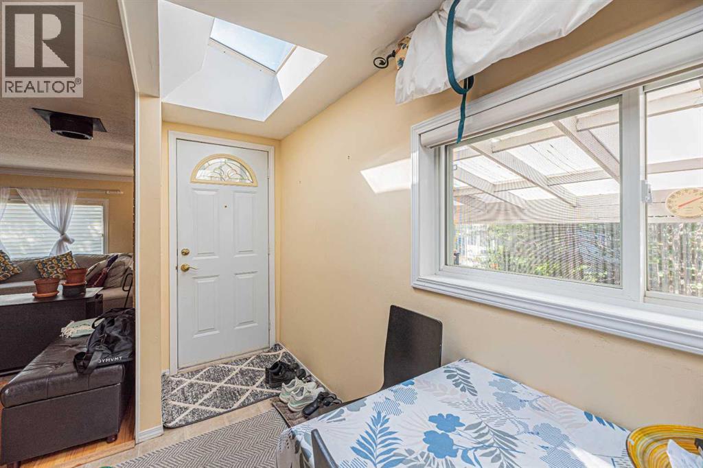 Mobile Home for Sale in 102, 3223 83 Street NW|Calgary, Alberta T3B5N1 4