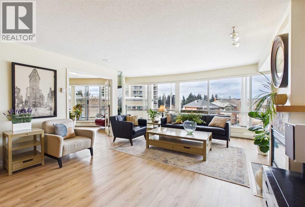 Apartment for Sale in 301, 1088 6 Avenue SW|Calgary, Alberta T2P5N3