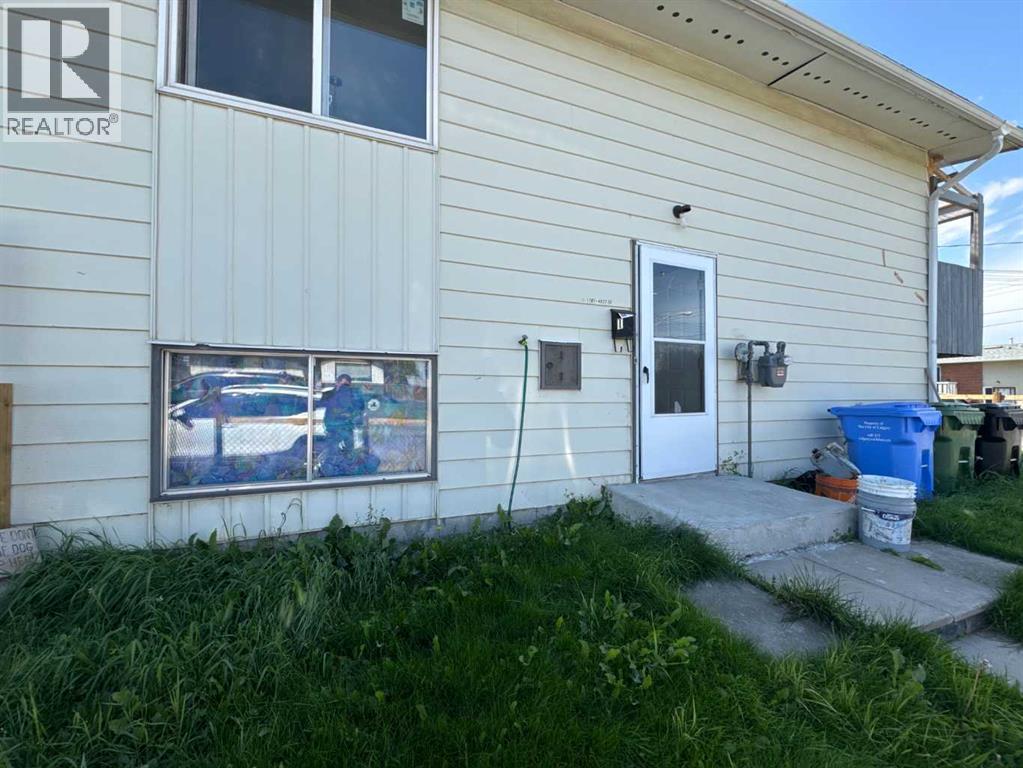 Row / Townhouse for Sale in 1, 1701 48 Street SE|Calgary, Alberta T2A5C2 3