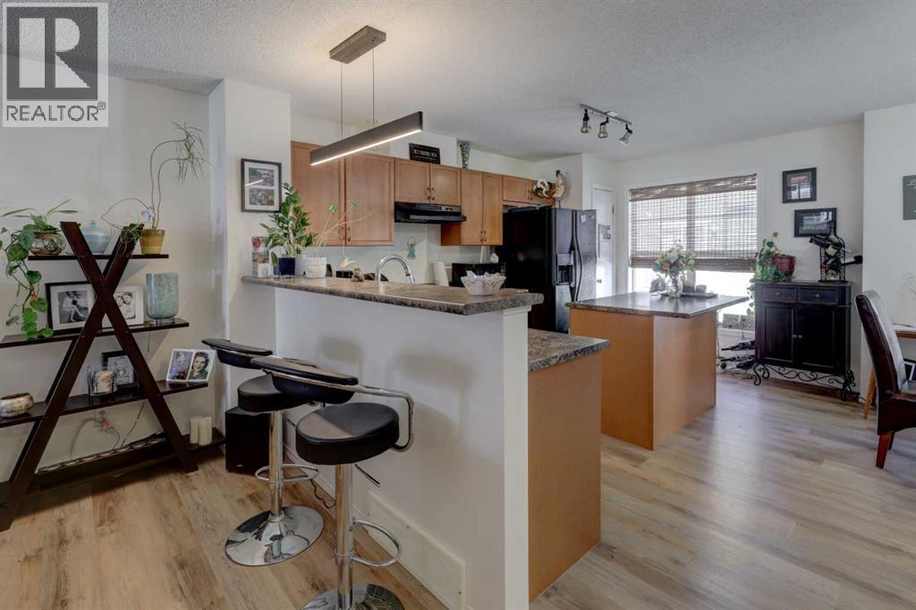 Row / Townhouse for Sale in 319 Toscana Gardens NW|Calgary, Alberta T3L3C3 5