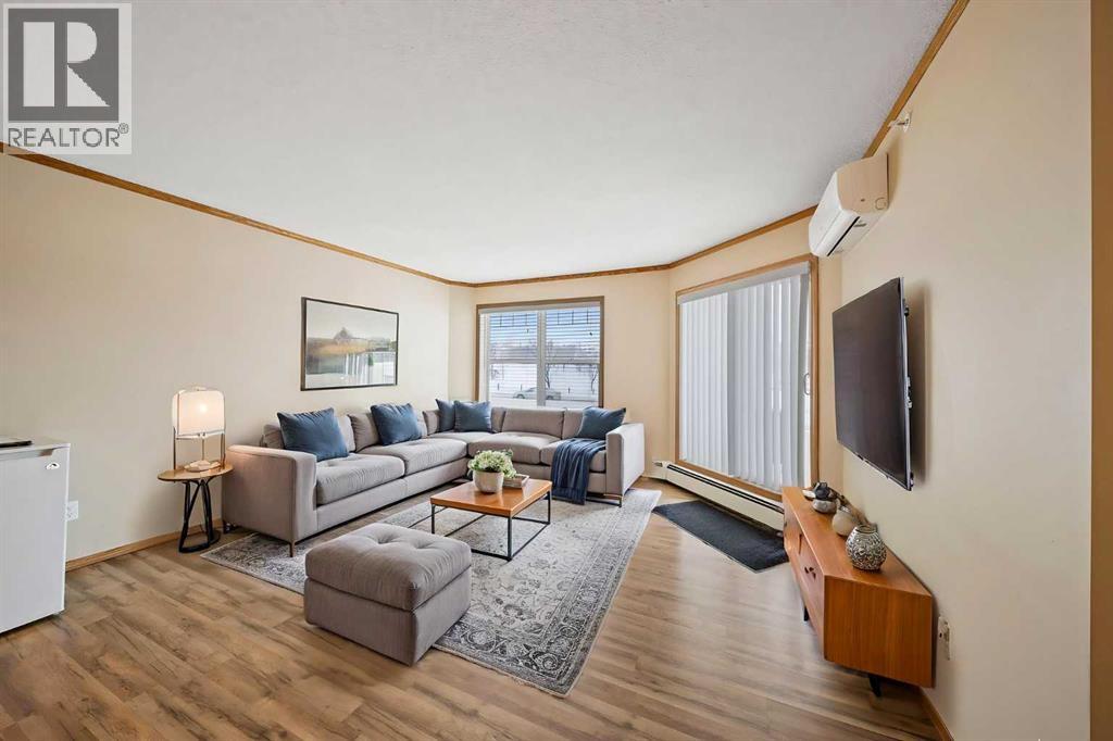 Apartment for Sale in 310, 11 Somervale View SW|Calgary, Alberta T2Y4A9 5