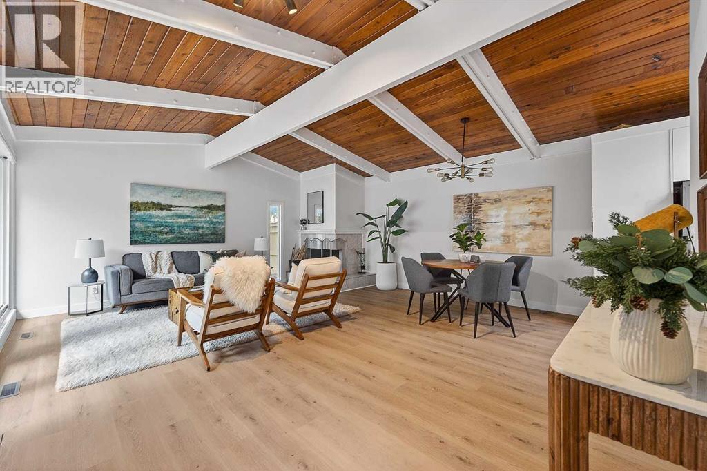 Row / Townhouse for Sale in 404, 4500 39 Street NW|Calgary, Alberta T3A0M5