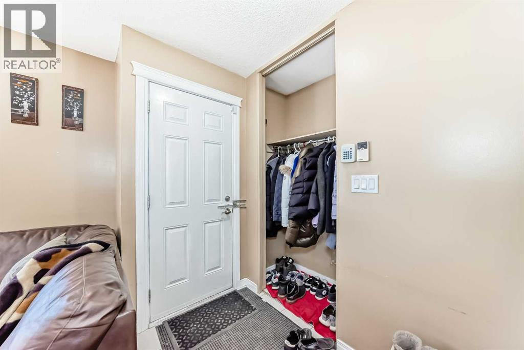 House for Sale in 659 Maryvale Way NE|Calgary, Alberta T2A2V6 3