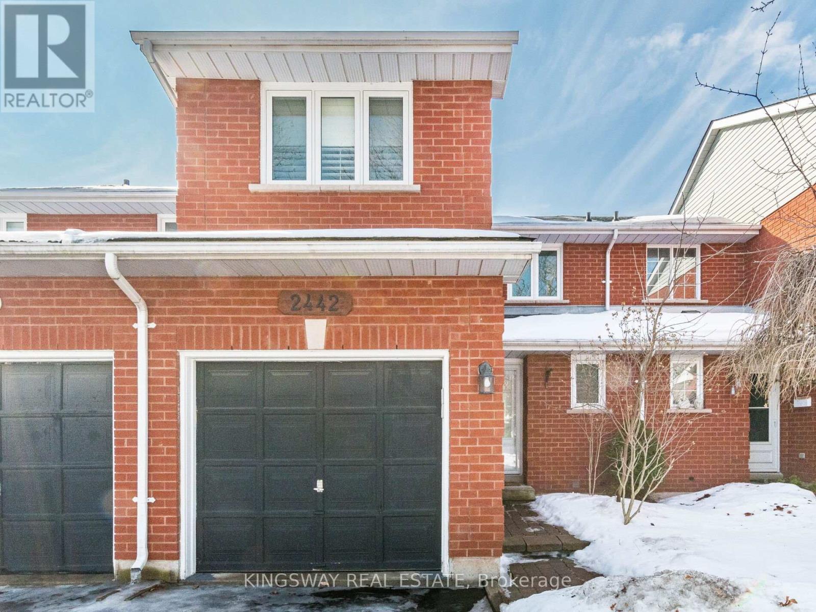 Row / Townhouse for Sale in 2442 STEFI TRAIL|Oakville (RO River Oaks), Ontario L6H5Y4 2