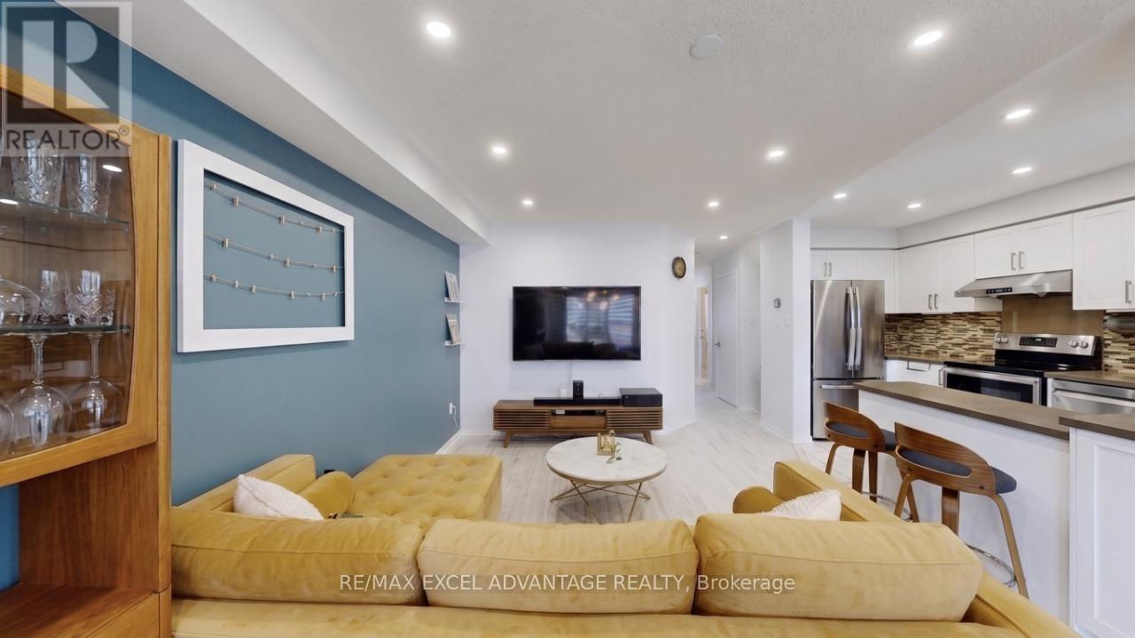 Row / Townhouse for Sale in 43 - 5950 GLEN ERIN DRIVE|Mississauga (Central Erin Mills), Ontario L5M6J1 4