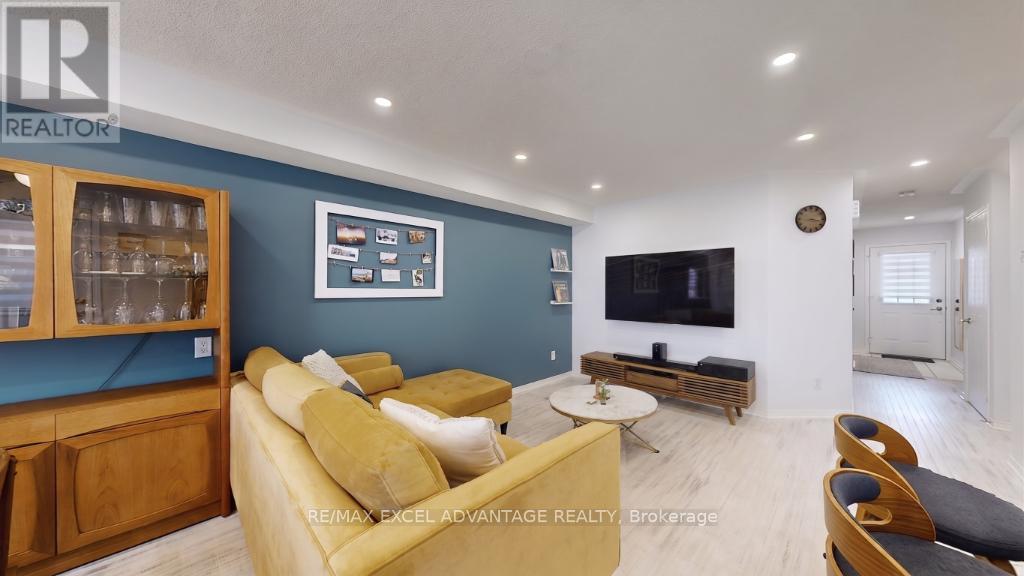 Row / Townhouse for Sale in 43 - 5950 GLEN ERIN DRIVE|Mississauga (Central Erin Mills), Ontario L5M6J1 5