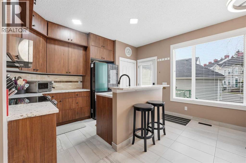 Row / Townhouse for Sale in 23 Prestwick Park SE|Calgary, Alberta T2Z3V3 3
