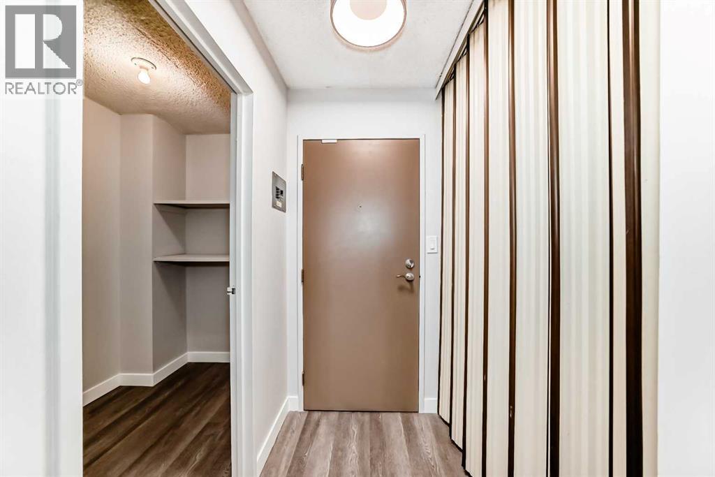 Apartment for Sale in 401, 340 14 Avenue SW|Calgary, Alberta T2R1H4 2