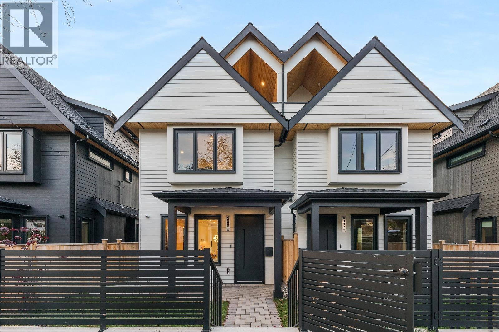 1 4889 MOSS STREET|Vancouver, British Columbia V5R3T2