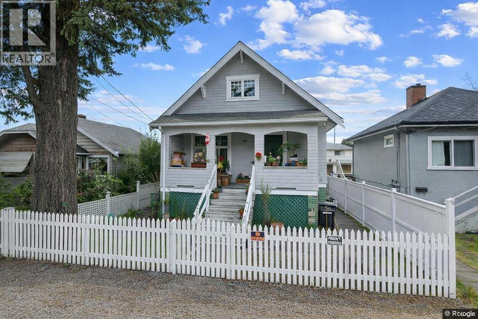 3865 SANDELL STREET|Burnaby, British Columbia V5H1J9