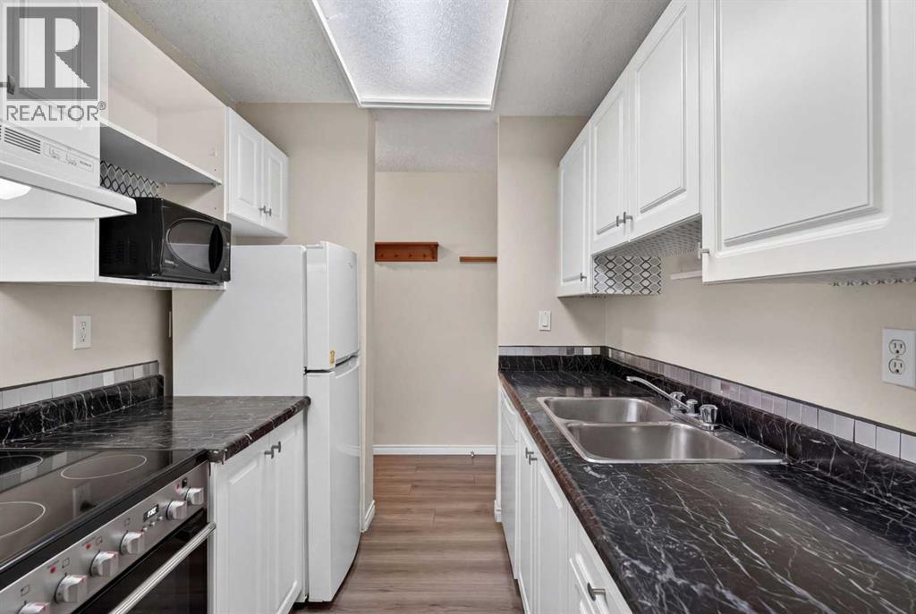 Apartment for Sale in 83E, 231 Heritage Drive SE|Calgary, Alberta T2H1N1 3