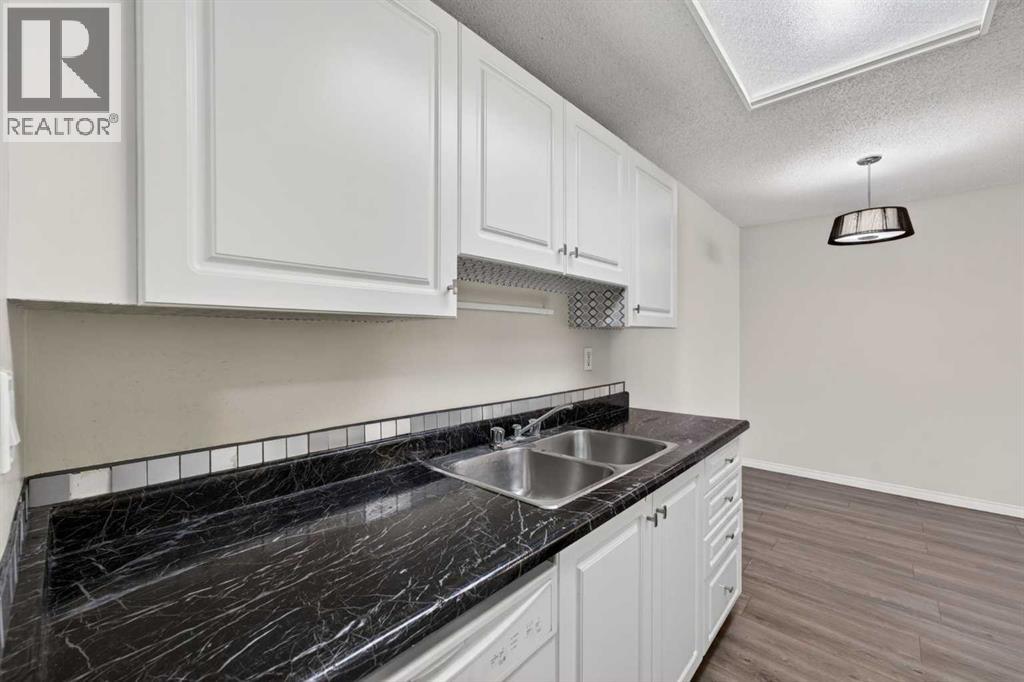 Apartment for Sale in 83E, 231 Heritage Drive SE|Calgary, Alberta T2H1N1 4