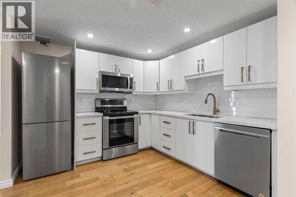 Apartment for Sale in 206, 1011 12 Avenue SW|Calgary, Alberta T2R0J5 3