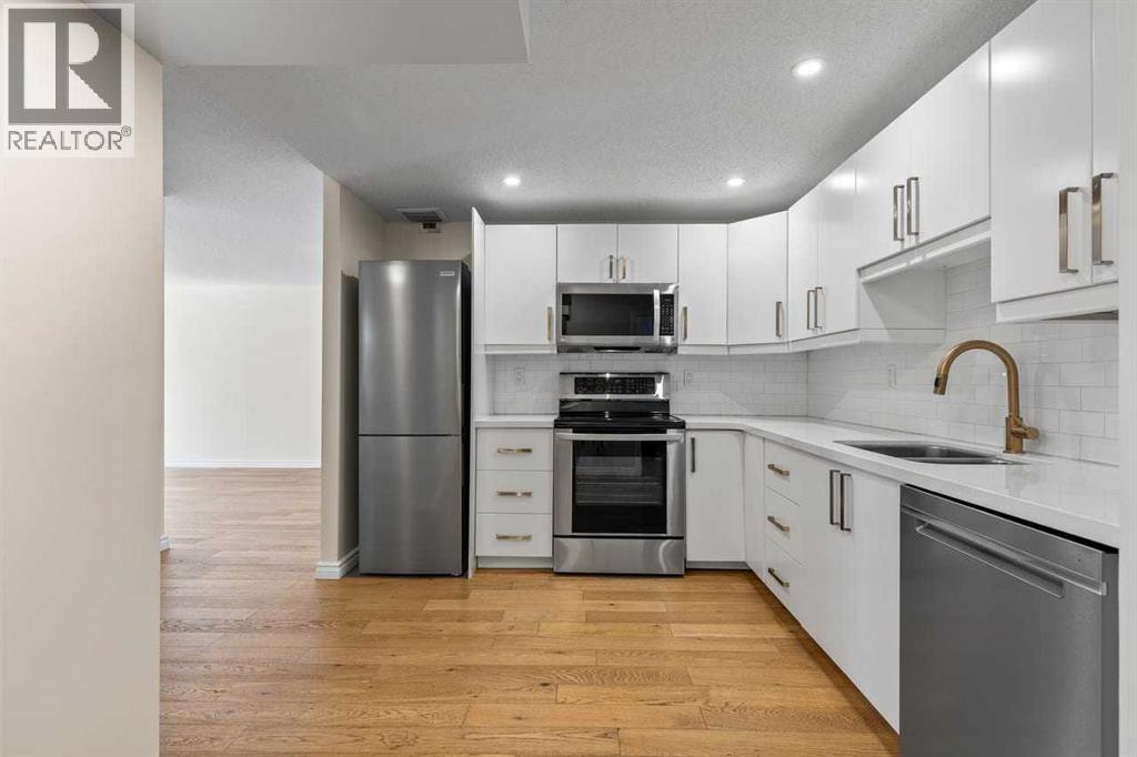 Apartment for Sale in 206, 1011 12 Avenue SW|Calgary, Alberta T2R0J5 2