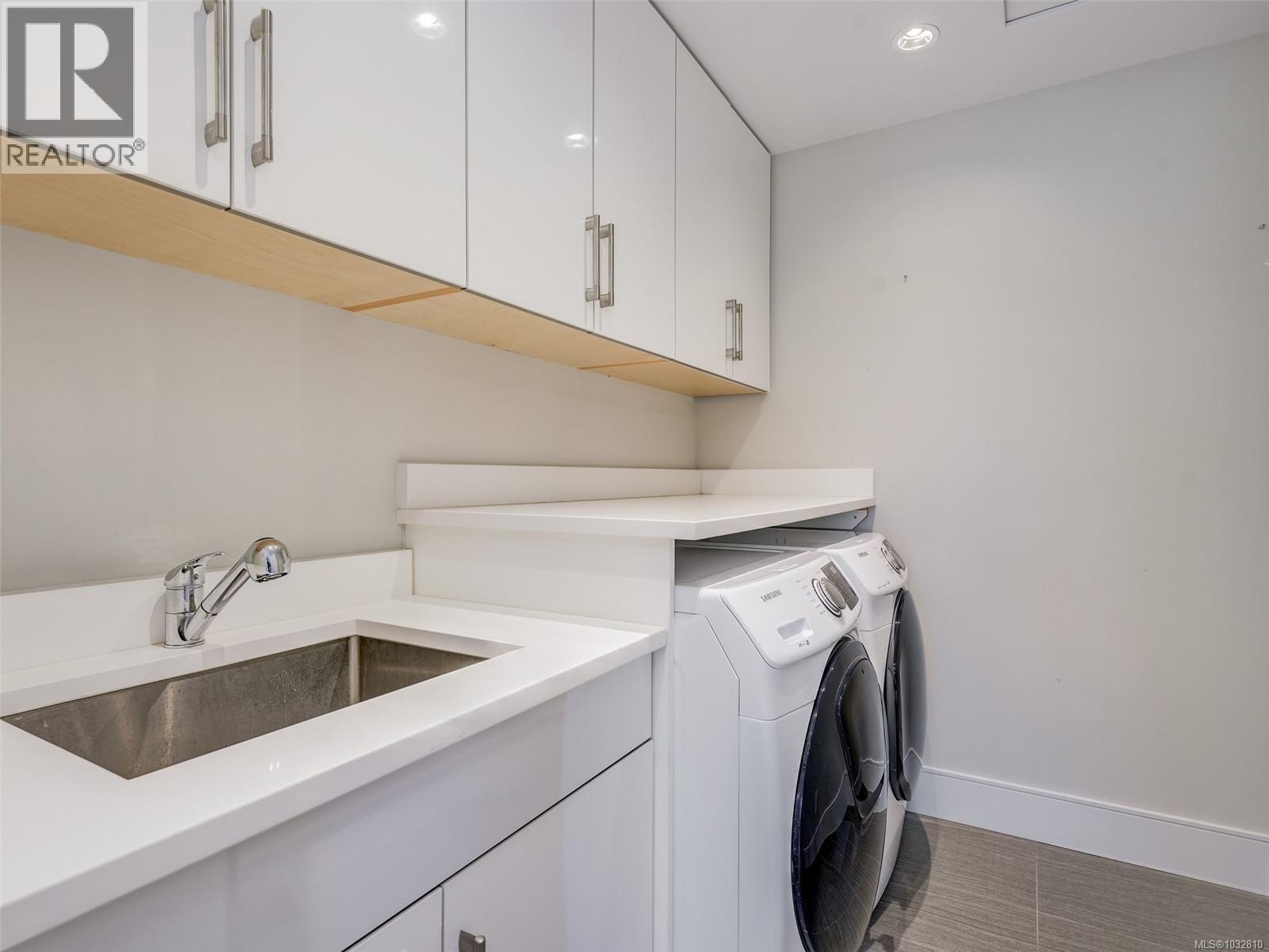 For sale: 2156 Champions Way, Langford, British Columbia V9B0R9 ...