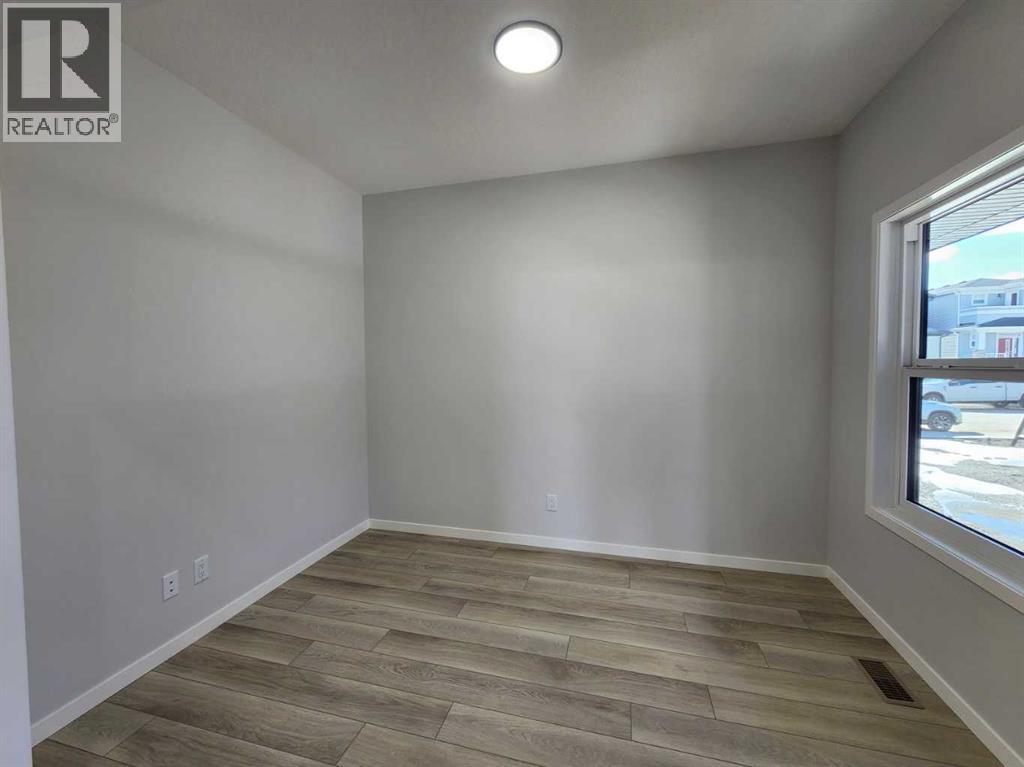House for Sale in 364 Herron Landing NE|Calgary, Alberta T3P2R5 3