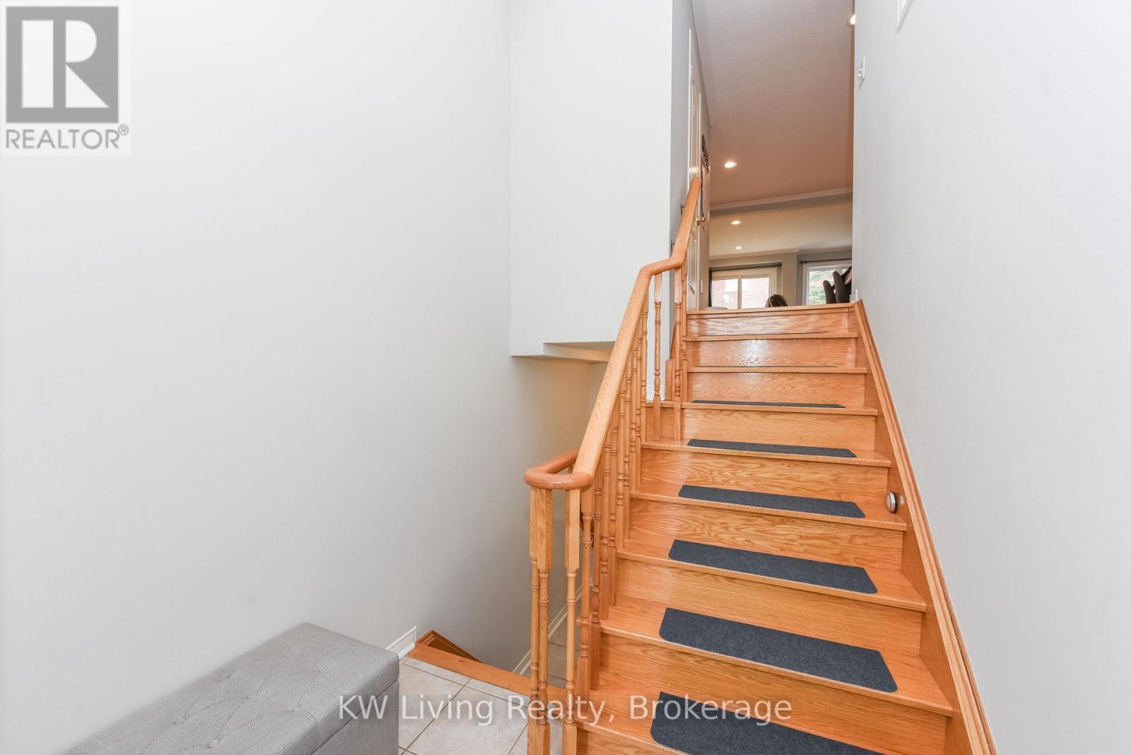 Row / Townhouse for Sale in 60 - 1588 SOUTH PARADE COURT|Mississauga (East Credit), Ontario L5M6E7 4