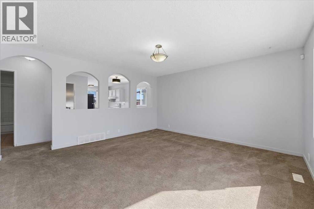 House for Sale in 716 Whitemont Drive NE|Calgary, Alberta T1Y2Z8 2