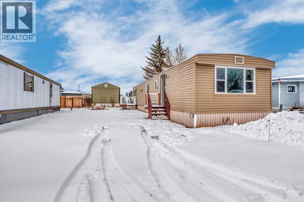 Mobile Home for Sale in 114, 6220 17 Avenue SE|Calgary, Alberta T2A0W6 3