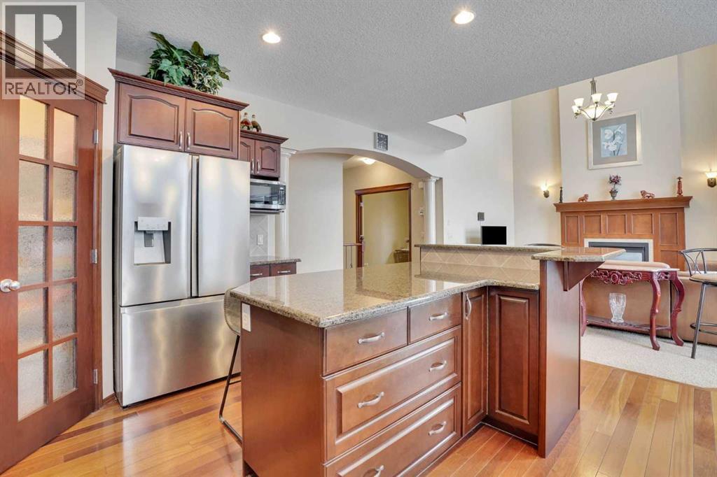 House for Sale in 160 Tremblant Way SW|Calgary, Alberta T3H0B8 5