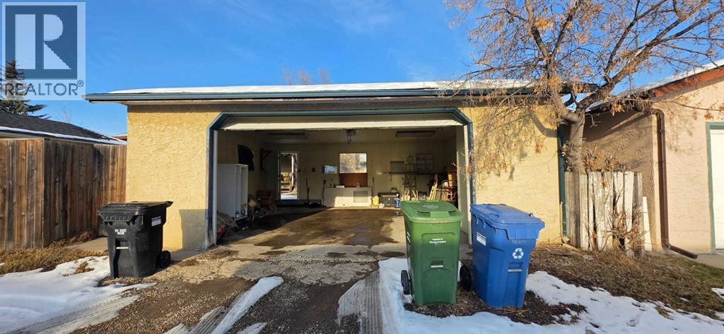 House for Sale in 235 Fallswater Road NE|Calgary, Alberta T3J1B2 5