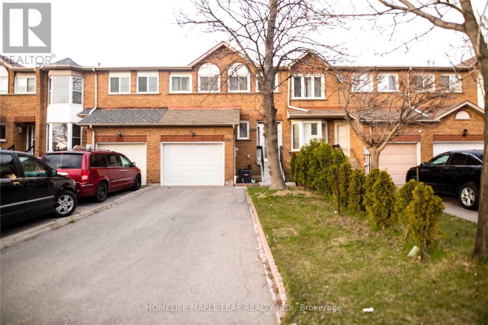 Row / Townhouse for Sale in 735 CONSTELLATION DRIVE|Mississauga (Hurontario), Ontario L5R2V7