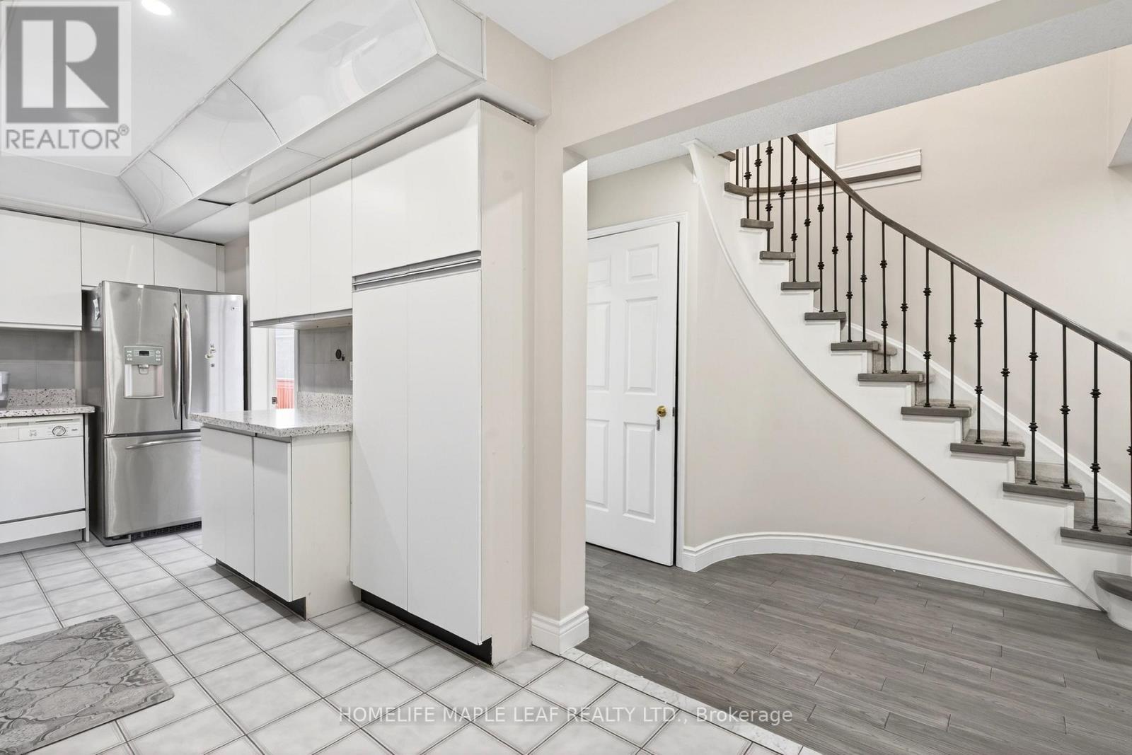 Row / Townhouse for Sale in 735 CONSTELLATION DRIVE|Mississauga (Hurontario), Ontario L5R2V7 5