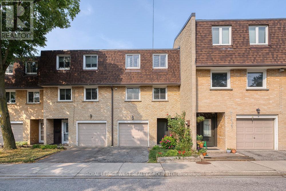 Row / Townhouse for Sale in 3 - 92 TWENTY NINTH STREET|Toronto (Long Branch), Ontario M8W3B2 3