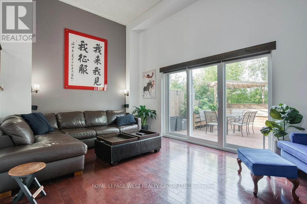 Row / Townhouse for Sale in 3 - 92 TWENTY NINTH STREET|Toronto (Long Branch), Ontario M8W3B2 4