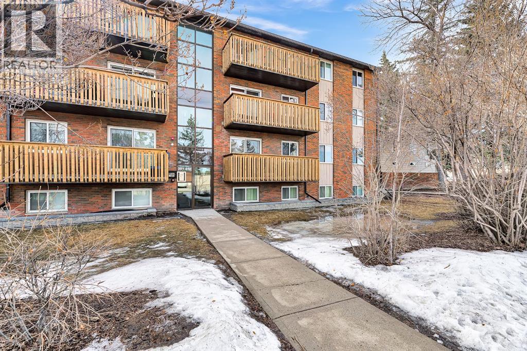 Apartment for Sale in 223, 11620 Elbow Drive SW|Calgary, Alberta T2W3L6 3