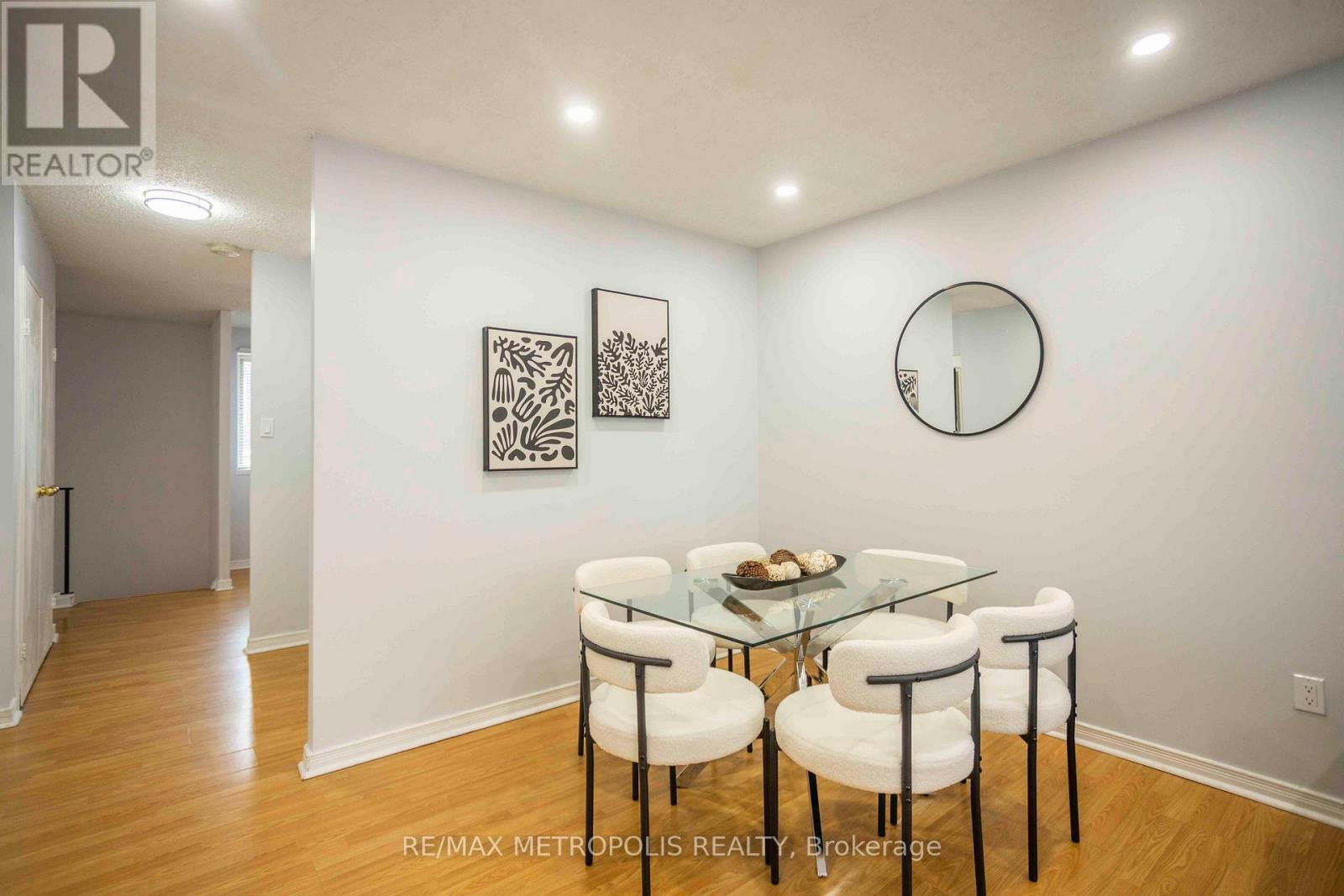 Row / Townhouse for Sale in 189 - 2170 BROMSGROVE ROAD|Mississauga (Clarkson), Ontario L5J4J2 5