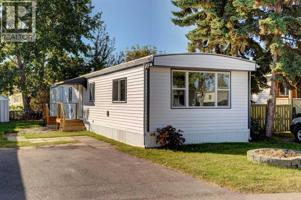 Mobile Home for Sale in 142, 6724 17 Avenue SE|Calgary, Alberta T2A0W5