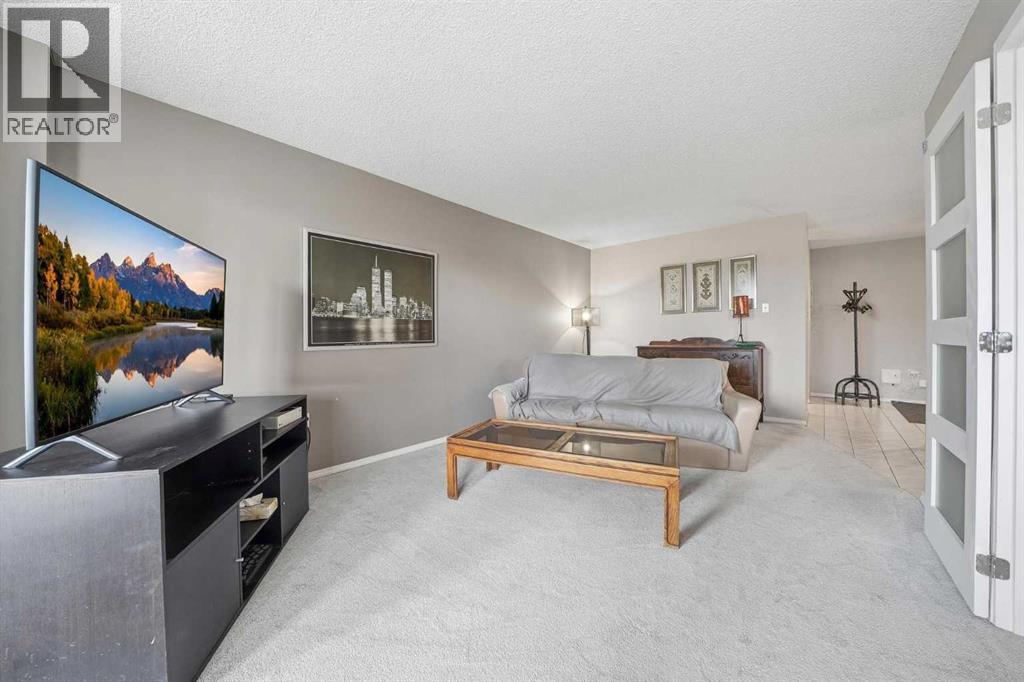 Apartment for Sale in 704, 718 12 Avenue SW|Calgary, Alberta T2R0H7 3