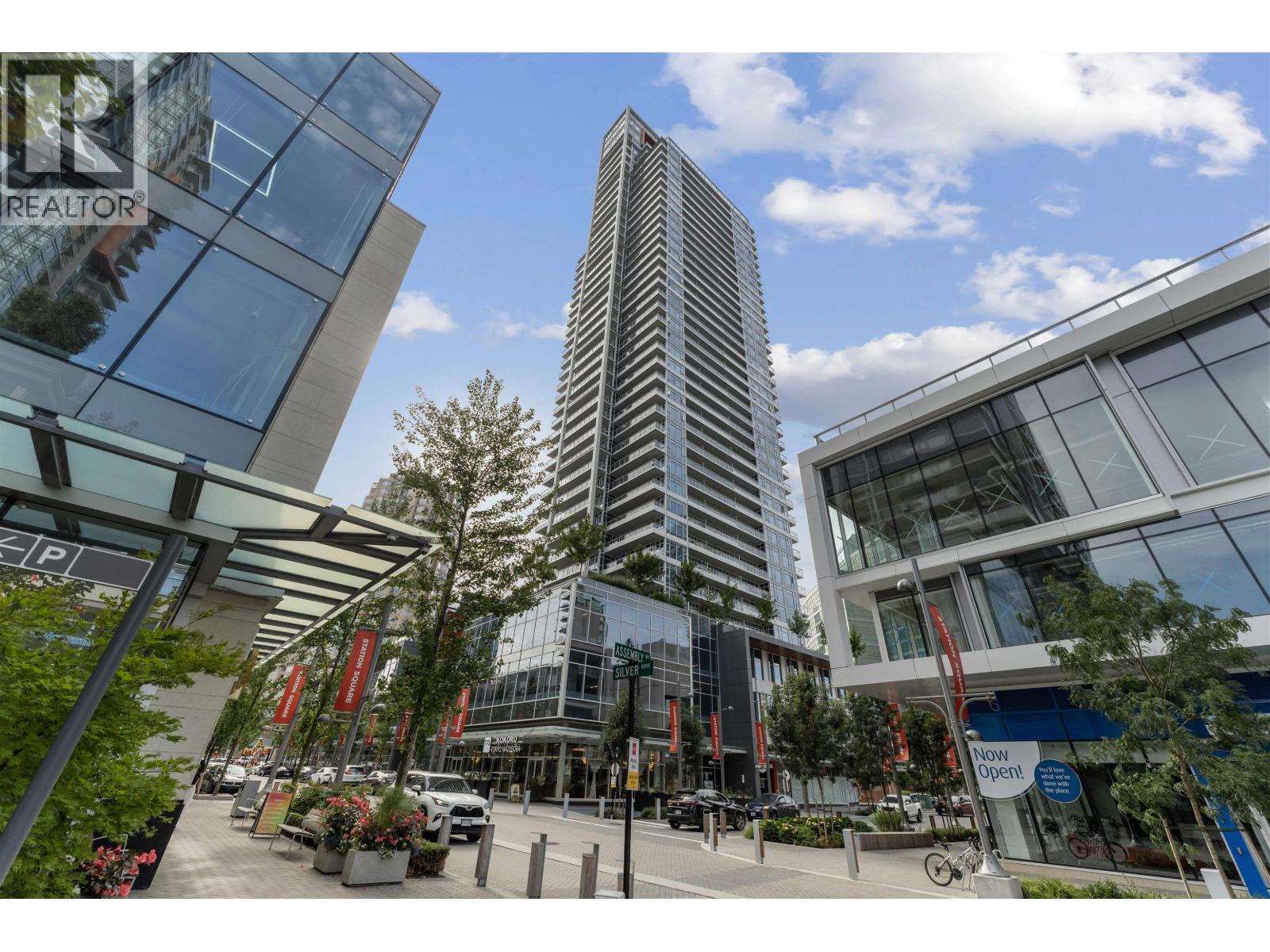 2102 6080 MCKAY AVENUE|Burnaby, British Columbia V5H0J4