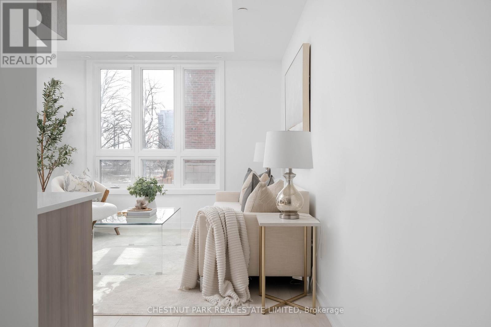 Row / Townhouse for Sale in 4 - 4025 HICKORY DRIVE|Mississauga (Rathwood), Ontario L4W1L1 4