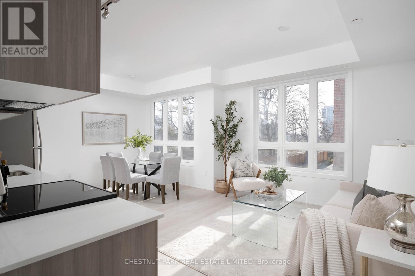 Row / Townhouse for Sale in 4 - 4025 HICKORY DRIVE|Mississauga (Rathwood), Ontario L4W1L1 5