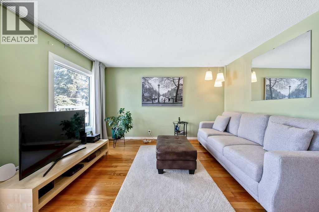 Duplex for Sale in 50 Cedarwood Rise SW|Calgary, Alberta T2W3H9 5