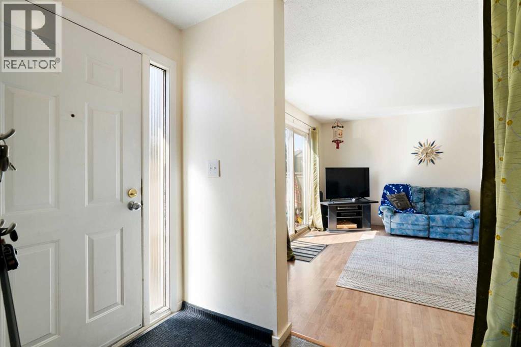 Row / Townhouse for Sale in 73, 219 90 Avenue SE|Calgary, Alberta T2J0A3 5