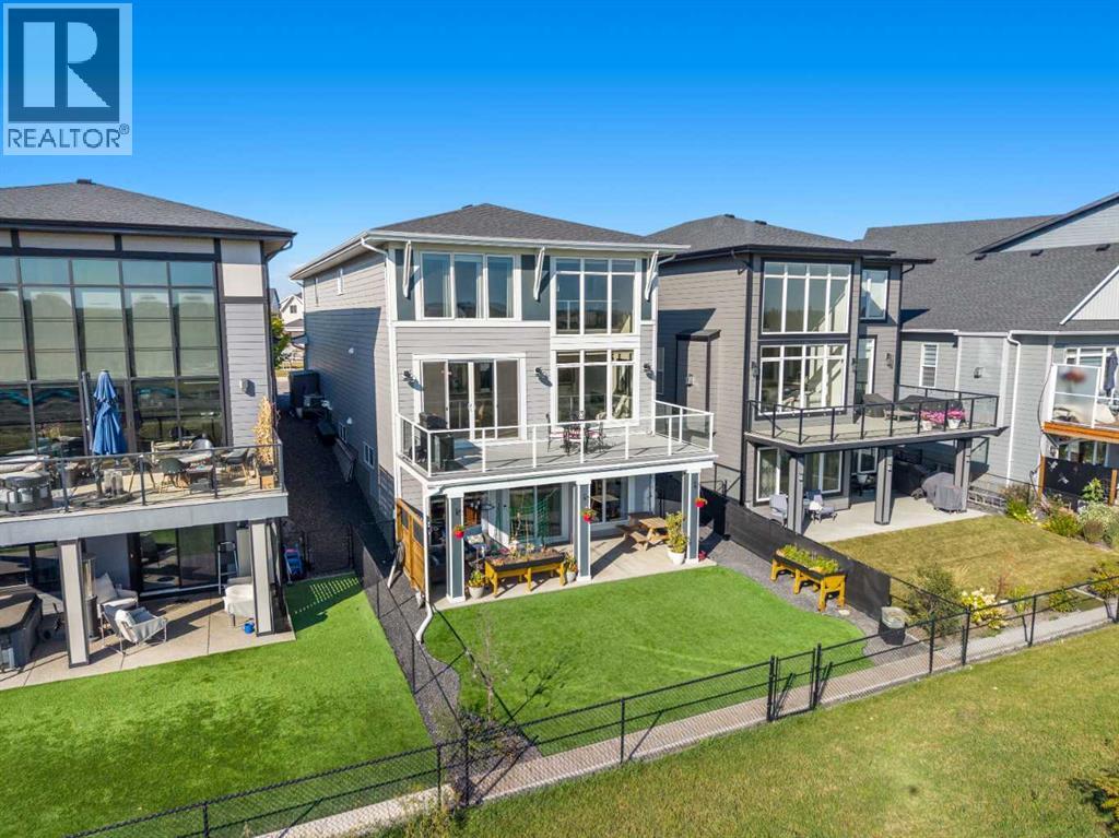 House for Sale in 51 Creekstone Way SW|Calgary, Alberta T2X4R4