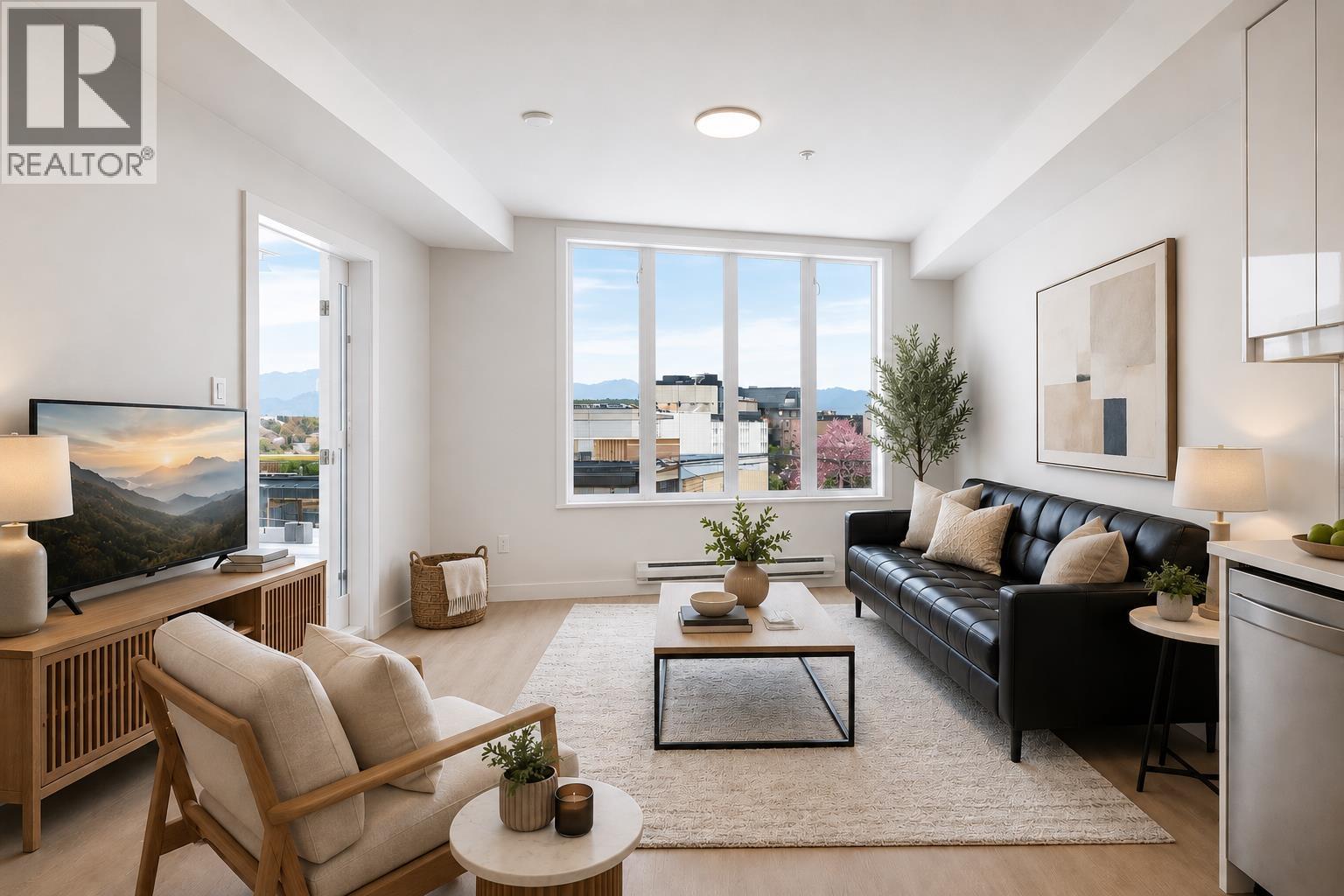 307 3050 KINGSWAY|Vancouver, British Columbia V5R5J7