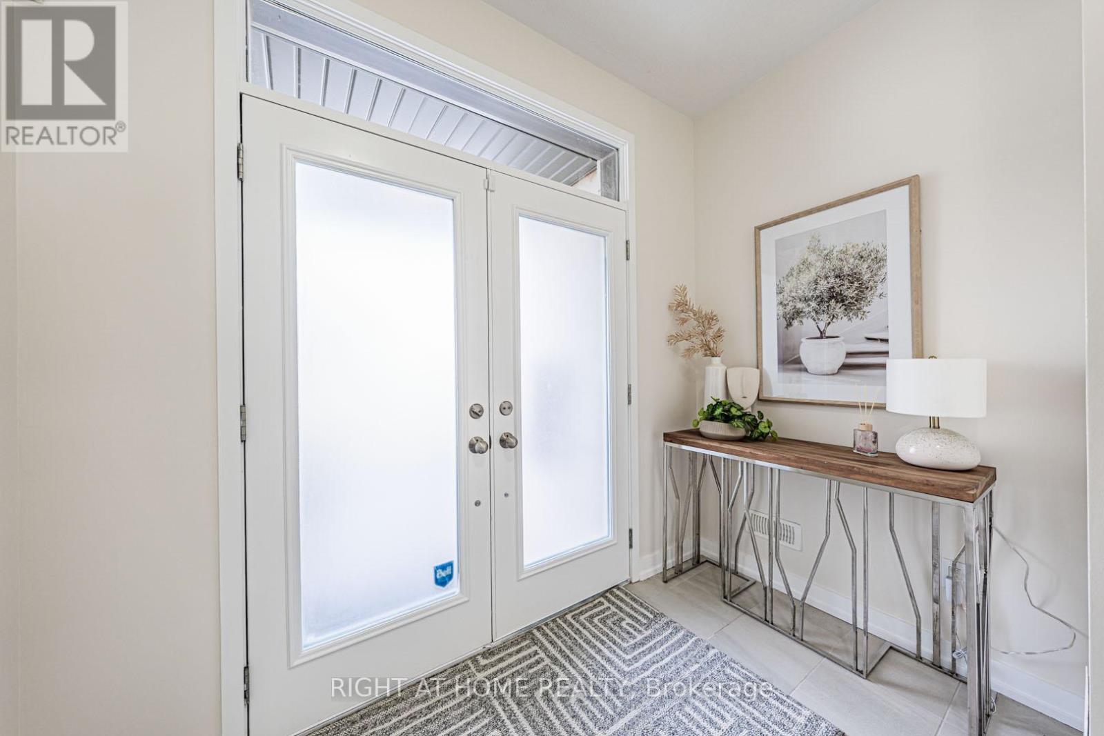 Row / Townhouse for Sale in 224 WHEAT BOOM DRIVE|Oakville (GO Glenorchy), Ontario L6H0P4 2