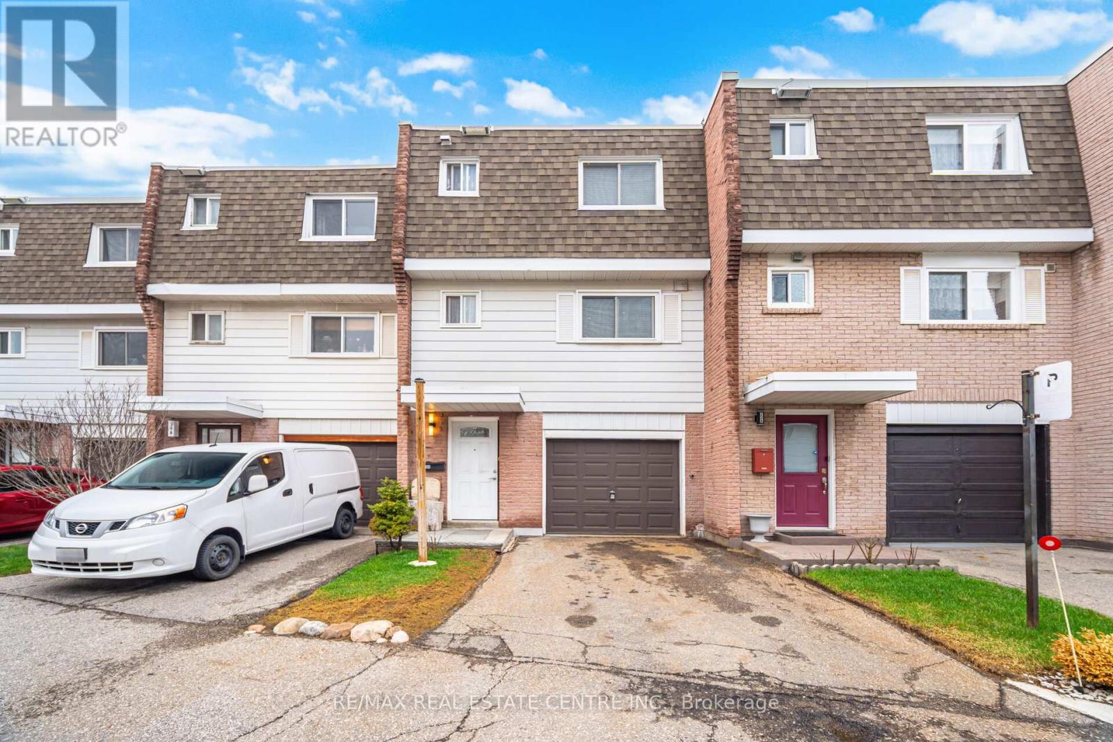 Row / Townhouse for Sale in 20A - 830 WESTLOCK ROAD|Mississauga (Erindale), Ontario L5C1K6 2