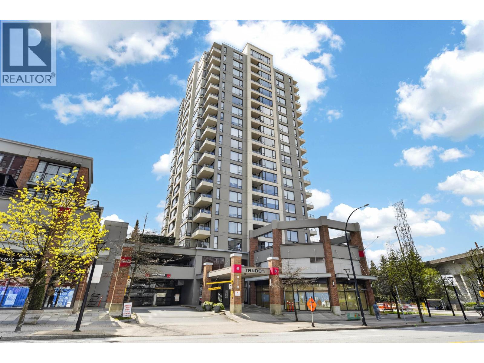 406 4118 DAWSON STREET|Burnaby, British Columbia V5C0A3