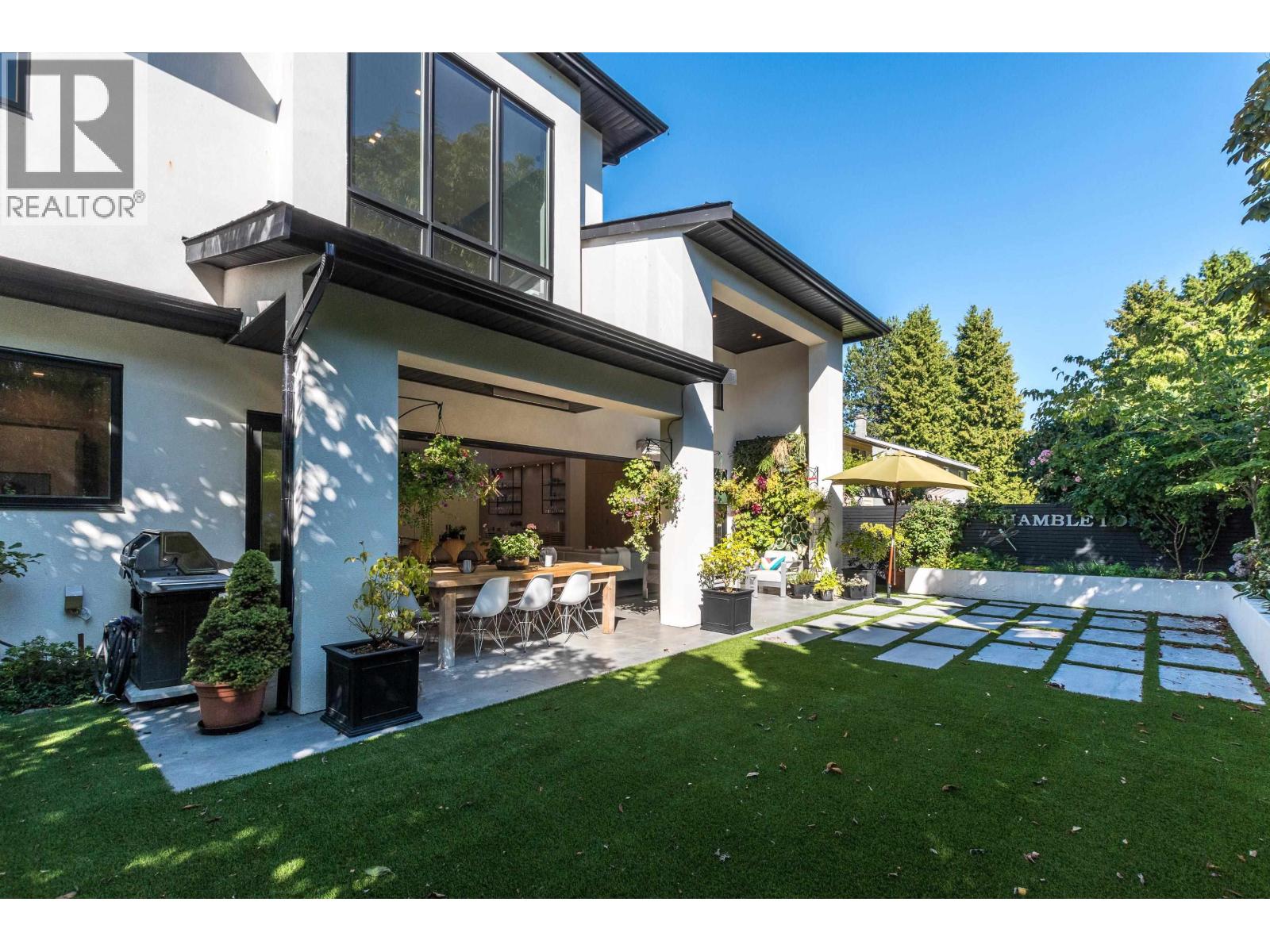 For sale: 10560 HOGARTH DRIVE, Richmond, British Columbia V7E3Z8