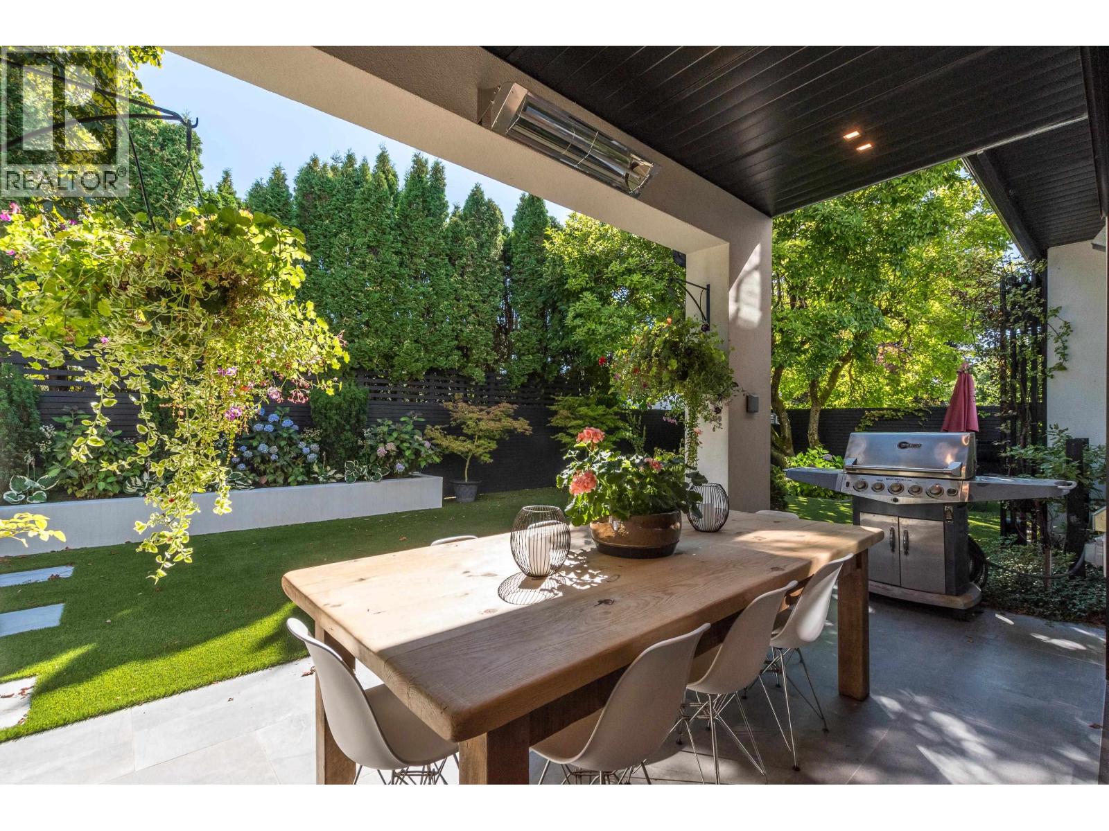 For sale: 10560 HOGARTH DRIVE, Richmond, British Columbia V7E3Z8
