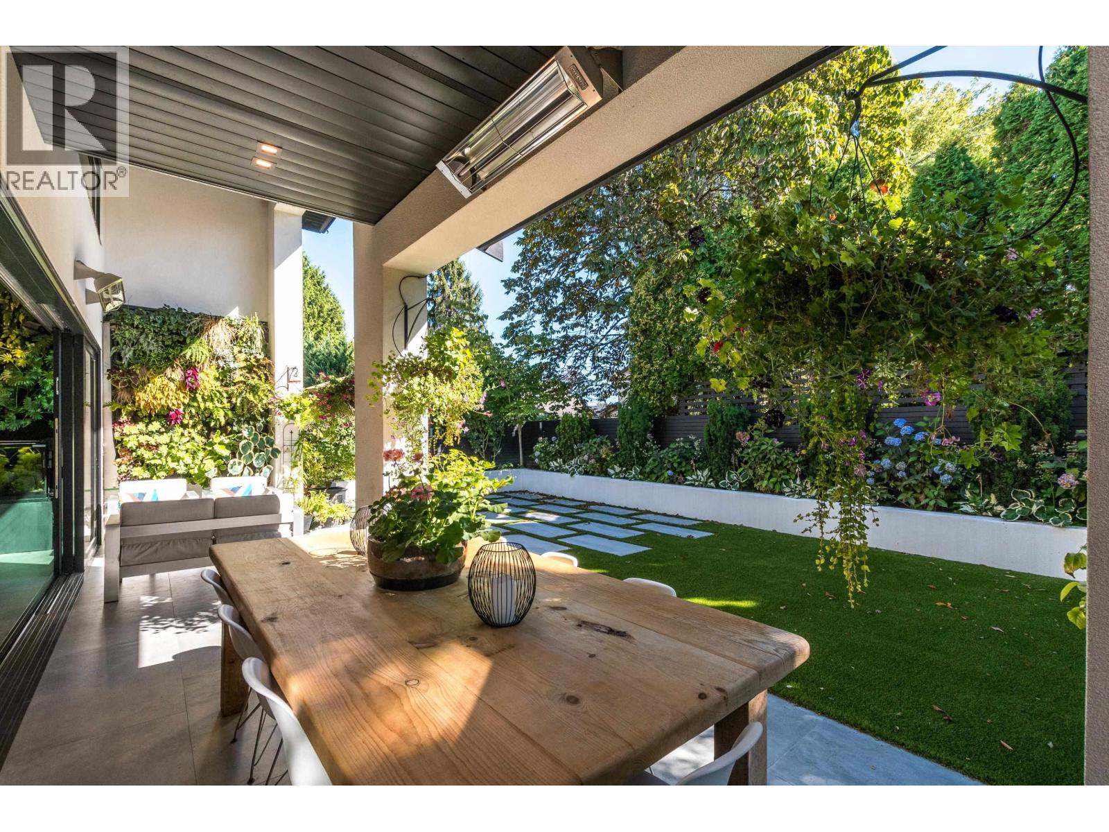 For sale: 10560 HOGARTH DRIVE, Richmond, British Columbia V7E3Z8