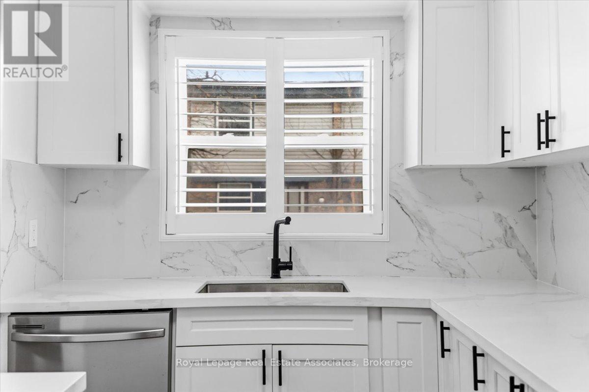 Row / Townhouse for Sale in 85 - 6699 FALCONER DRIVE|Mississauga (Streetsville), Ontario L5N2E3 5