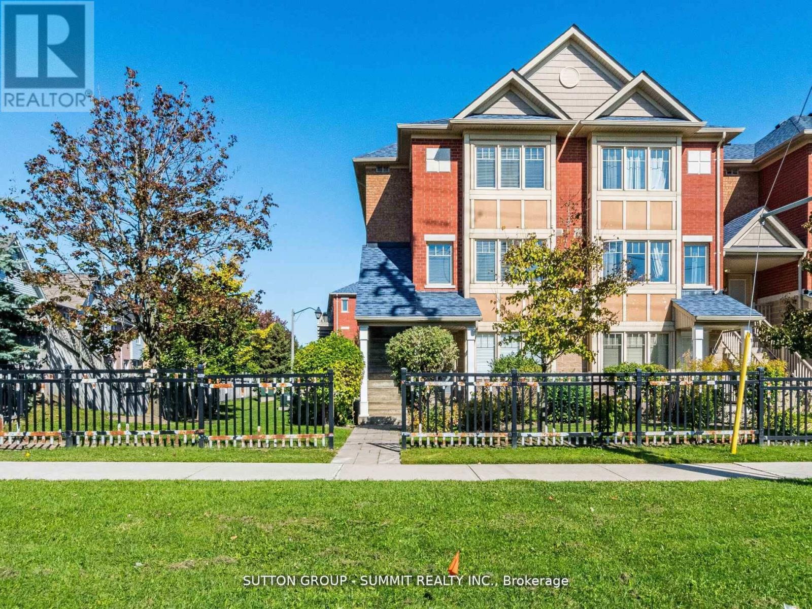Row / Townhouse for Sale in 11 - 5035 NINTH LINE|Mississauga (Churchill Meadows), Ontario L5M0E6